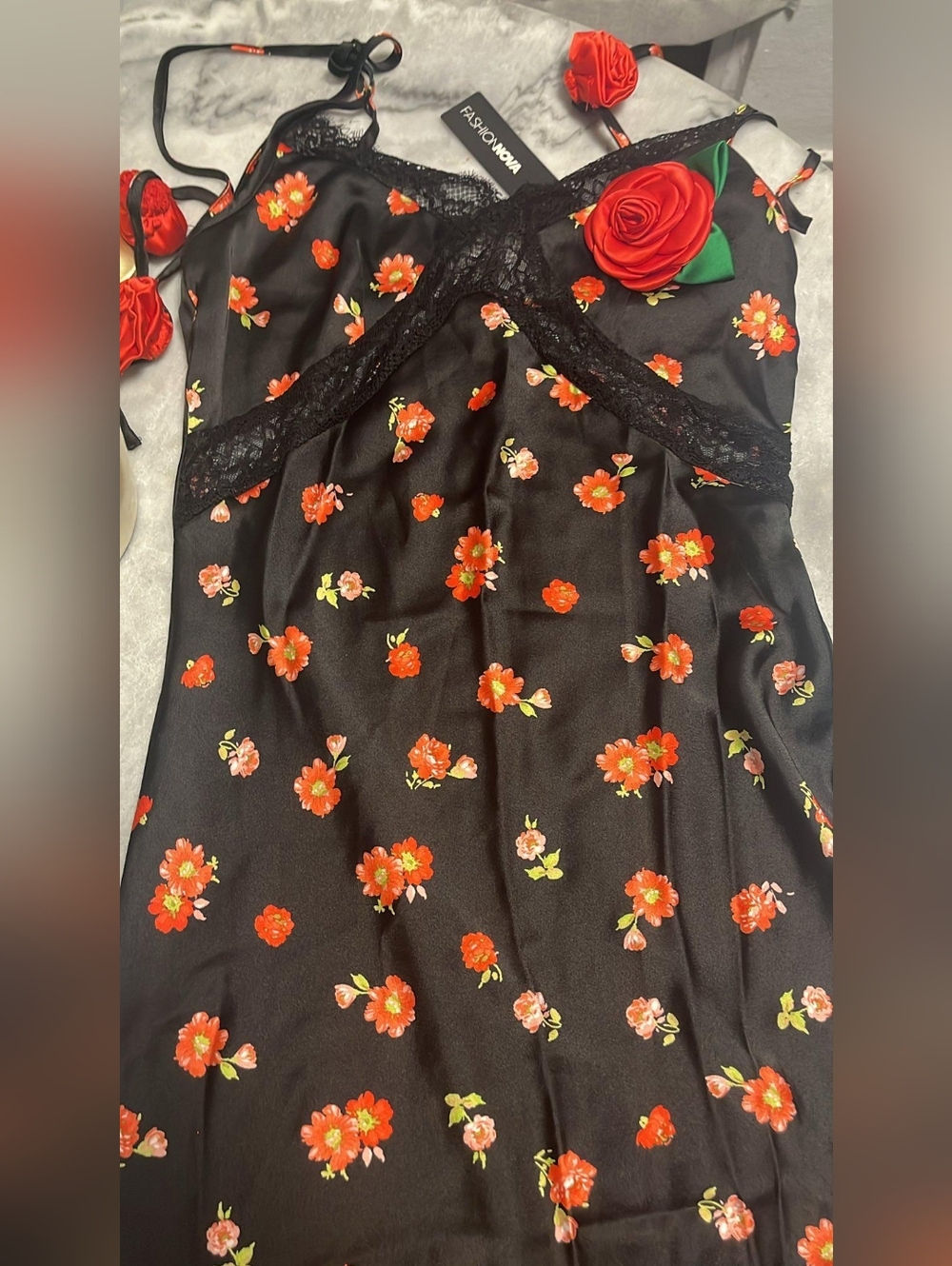 Fashion Nova Elegant Floral dress Satin - Picture 5 of 7